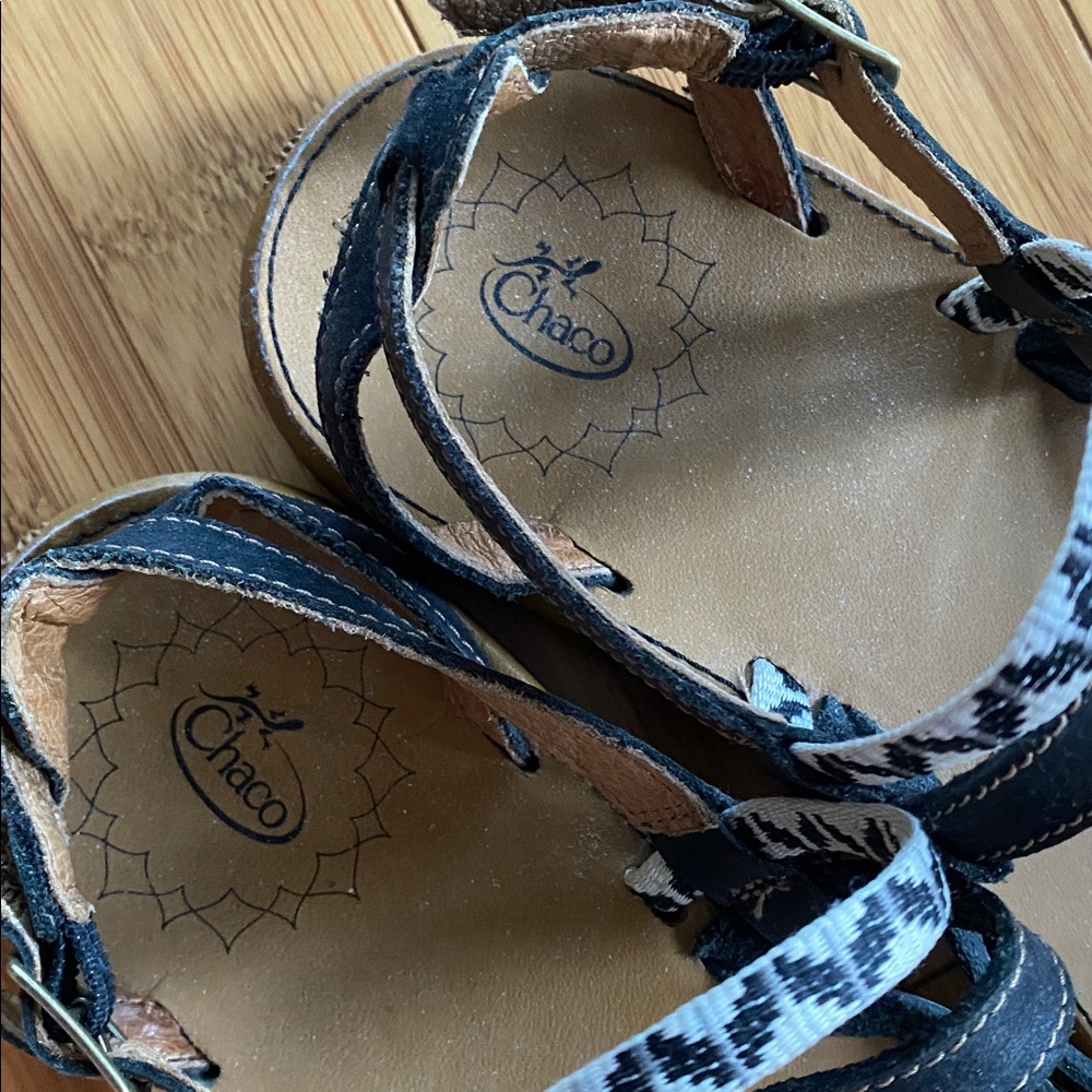 Beautiful Chaco sandals - Picture 2 of 8